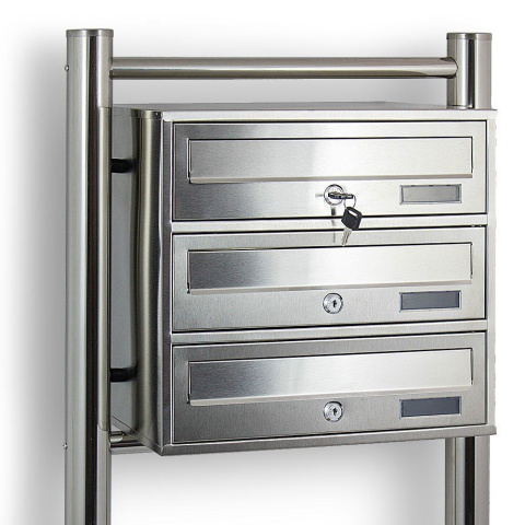 Skrzynka pocztowa lokatorka ze stali inox do bloków na 3 mieszkania Skrzynka pocztowa lokatorka ze stali inox do bloków na 3 mieszkania